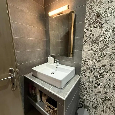 Apartment με θέα θάλασσα στην περιοχή της αθύτου *